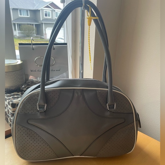 Prada Handbag in Gray Quilted Leather - Picture 5 of 17